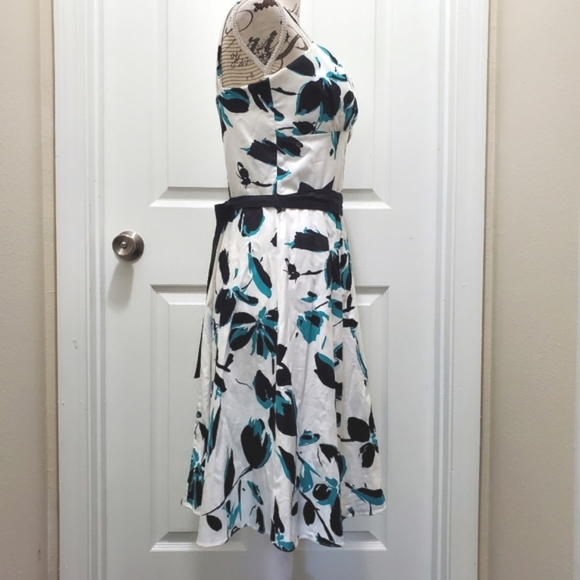 Alyn Paige Floral Dress Sz 9/10 - Picture 3 of 9